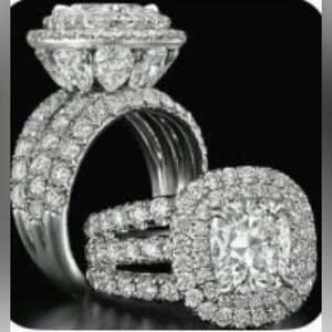 Princess Dora Elegant Silver Halo Ring Size 6